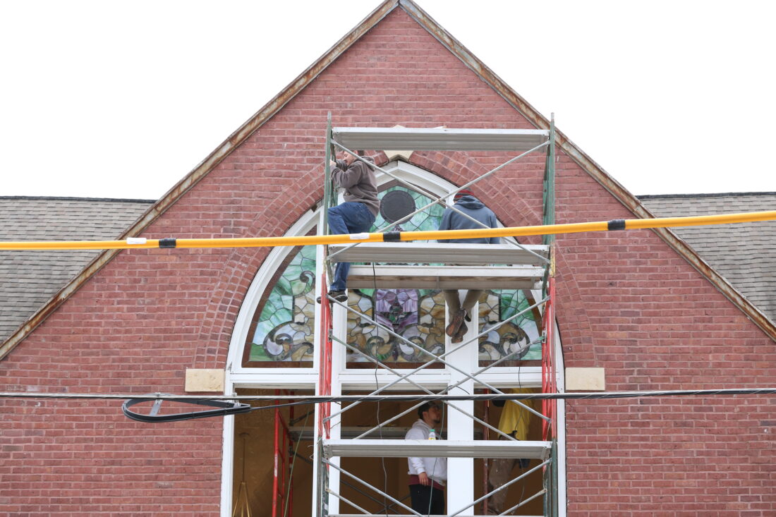 'It has wanted to shine like that for at least 50 years'; stained glass windows installed at historic St. Luke AME | News, Sports, Jobs - Lawrence Journal-World: news, information, headlines and events in Lawrence, Kansas - Vimarsana News
