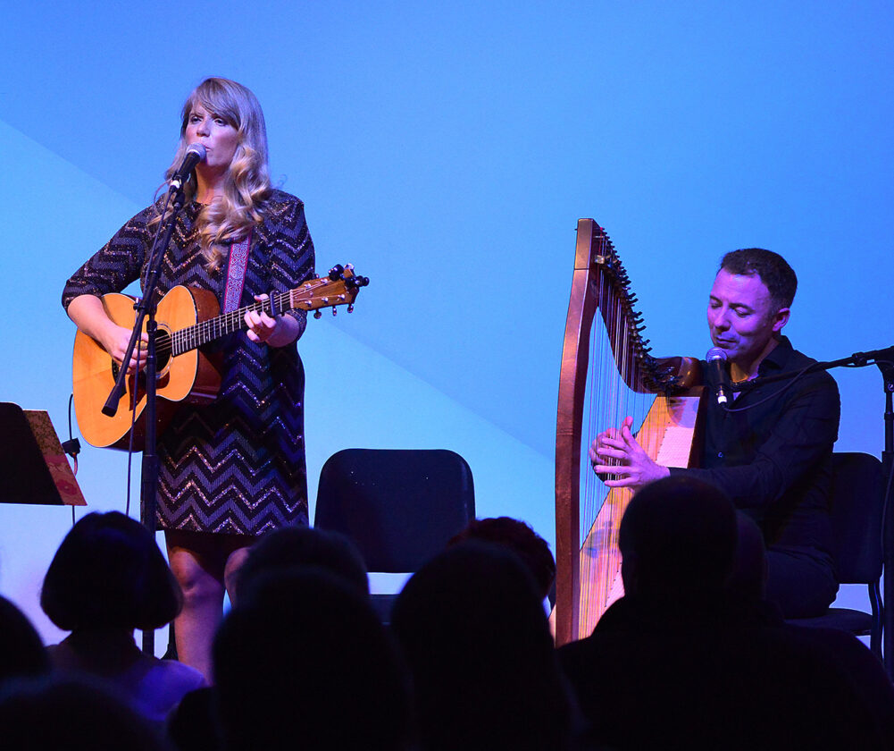 Celtic singer Ashley Davis to be back in Lawrence with longtime collaborator Cormac De Barra for popular holiday show | News, Sports, Jobs - Lawrence Journal-World: news, information, headlines and events in Lawrence, Kansas - Vimarsana News