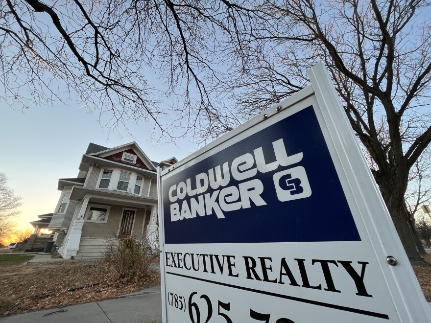 House hunting in Kansas? Here's why the middle class has it especially hard | News, Sports, Jobs - Lawrence Journal-World: news, information, headlines and events in Lawrence, Kansas - Vimarsana News
