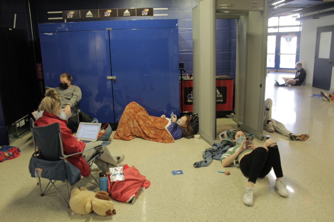 KU students camping out for Mizzou game is a blast from the past | News, Sports, Jobs - Lawrence Journal-World: news, information, headlines and events in Lawrence, Kansas - Vimarsana News