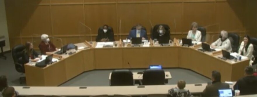 Wichita school board suspends meeting after new members refuse to wear face masks | News, Sports, Jobs - Lawrence Journal-World: news, information, headlines and events in Lawrence, Kansas - Vimarsana News