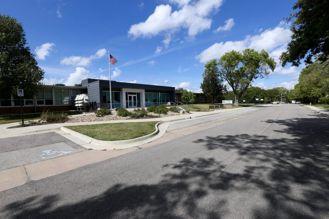 Closing Hillcrest as opposed to other Lawrence elementary schools would not make much sense, boundary committee hears | News, Sports, Jobs - Lawrence Journal-World: news, information, headlines and events in Lawrence, Kansas - Vimarsana News