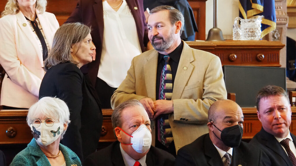 Kansas bill extending executive order on health care staffing shortages wins legislative approval | News, Sports, Jobs - Lawrence Journal-World: news, information, headlines and events in Lawrence, Kansas - Vimarsana News