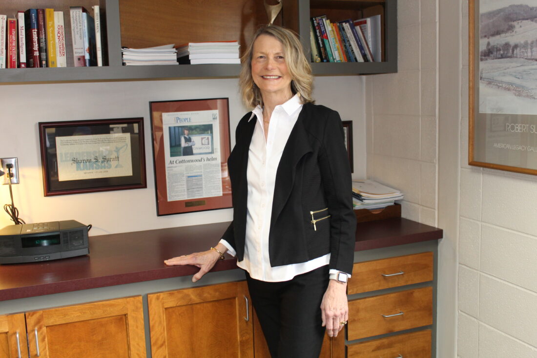 Cottonwood CEO retiring after more than three decades; associates praise the progress she made in Lawrence's disability community | News, Sports, Jobs - Lawrence Journal-World: news, information, headlines and events in Lawrence, Kansas - Vimarsana News