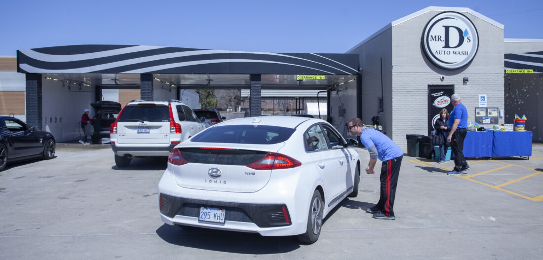 PHOTOS: Lawrence car wash holds benefit for Ukraine | News, Sports, Jobs - Lawrence Journal-World: news, information, headlines and events in Lawrence, Kansas - Vimarsana News