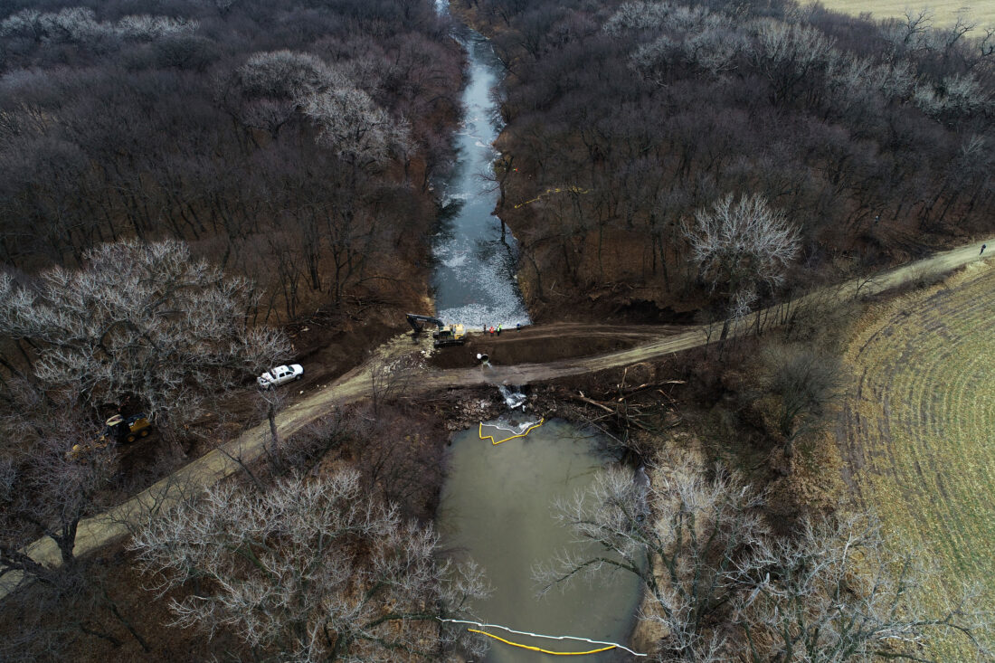 Consultants: Design issues, operations lapses led to big Kansas oil spill | News, Sports, Jobs - Lawrence Journal-World: news, information, headlines and events in Lawrence, Kansas - Vimarsana News