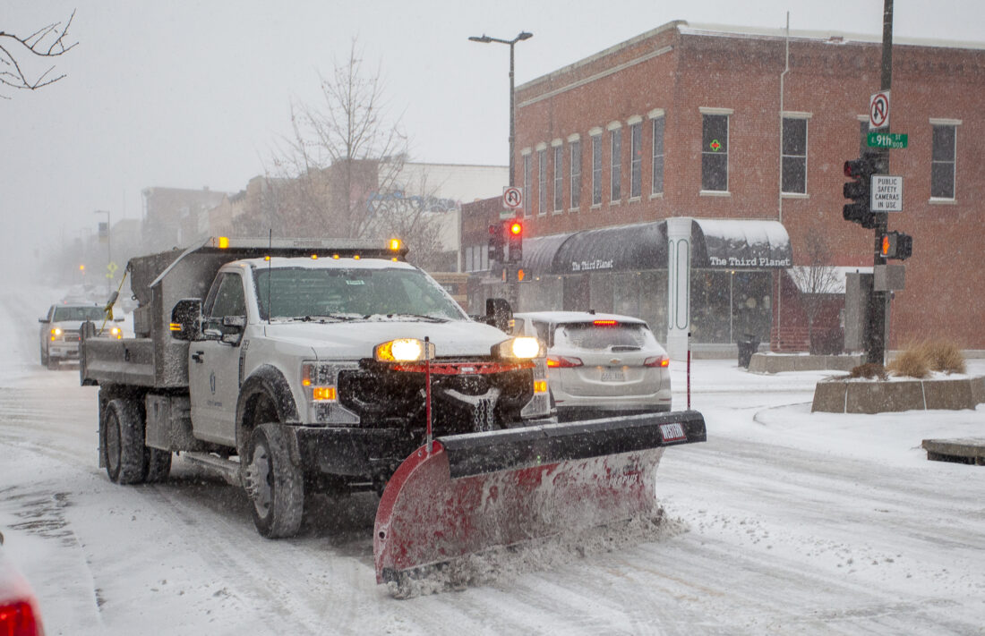 Modified hours, closings in Lawrence area due to weather | News, Sports, Jobs - Lawrence Journal-World: news, information, headlines and events in Lawrence, Kansas - Vimarsana News