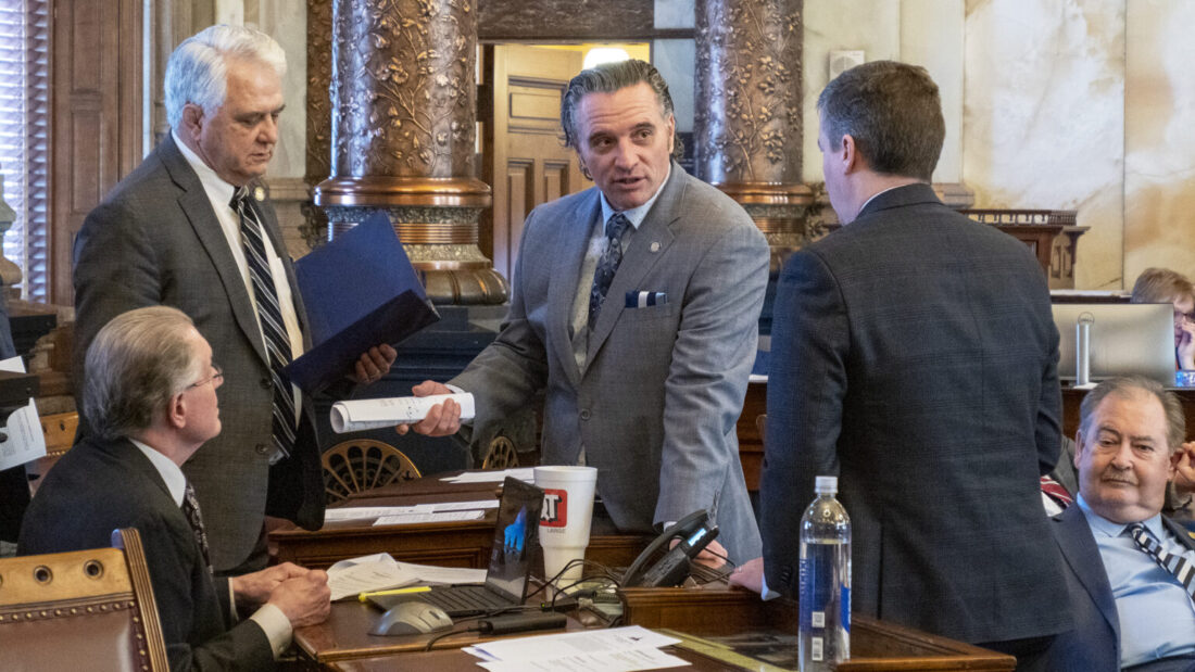 Kansas Senate fails by one vote to override governor's veto of flat tax proposal | News, Sports, Jobs - Lawrence Journal-World: news, information, headlines and events in Lawrence, Kansas - Vimarsana News