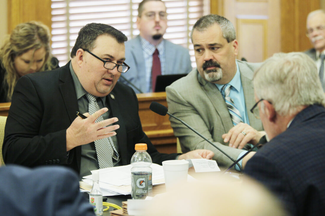 A veto and a switch: Kansas won't see any big tax cuts this year | News, Sports, Jobs - Lawrence Journal-World: news, information, headlines and events in Lawrence, Kansas - Vimarsana News