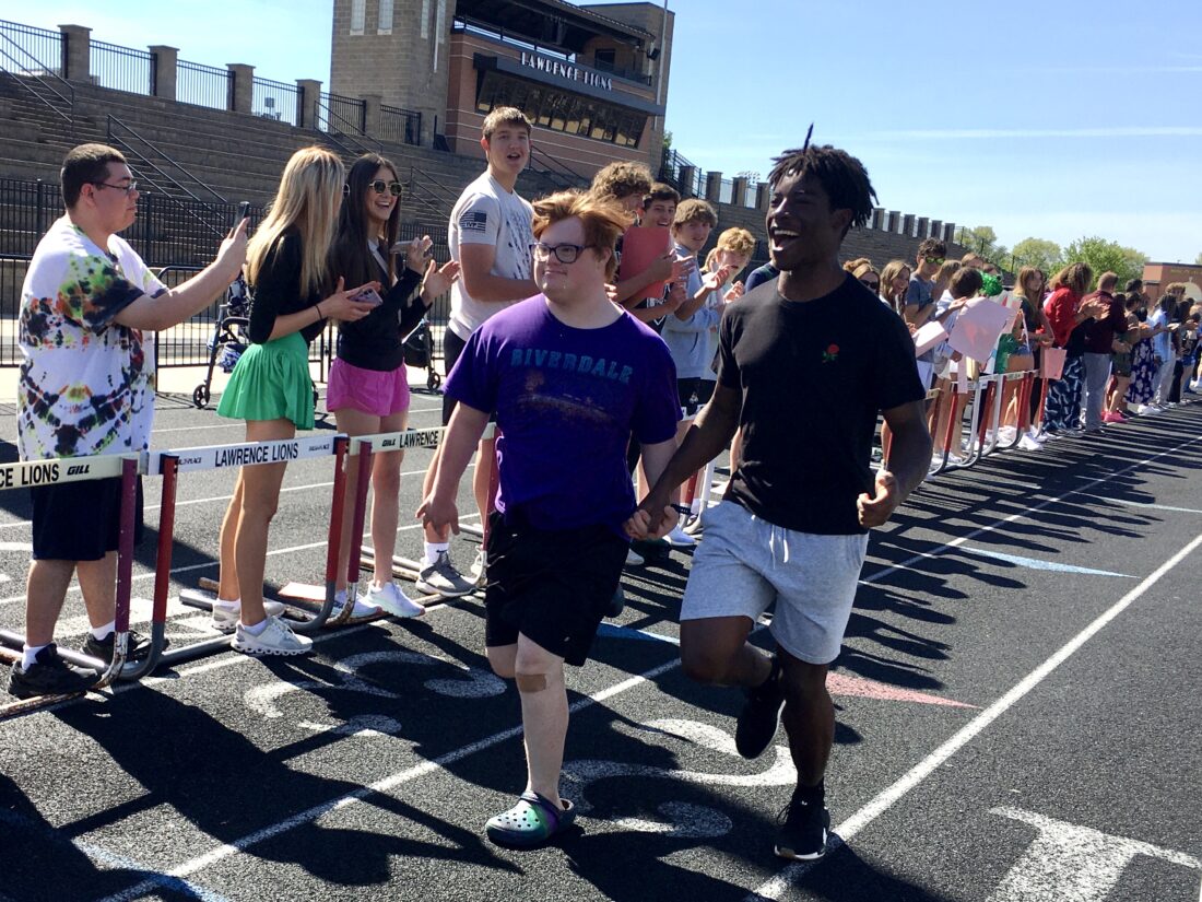 'All eyes on them': Lawrence students swim, bike and run as part of adaptive triathlon | News, Sports, Jobs - Lawrence Journal-World: news, information, headlines and events in Lawrence, Kansas - Vimarsana News