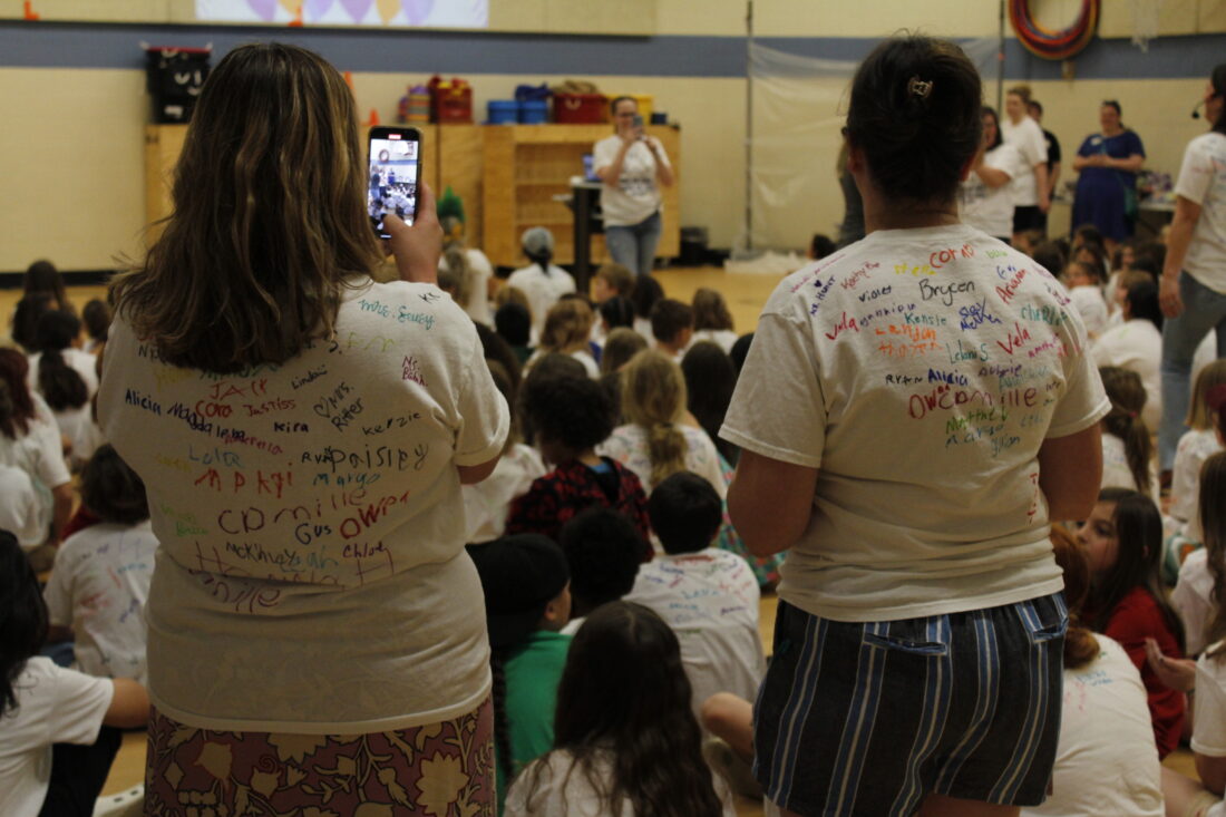'Big feelings': Broken Arrow teachers and students commemorate school's closure | News, Sports, Jobs - Lawrence Journal-World: news, information, headlines and events in Lawrence, Kansas - Vimarsana News