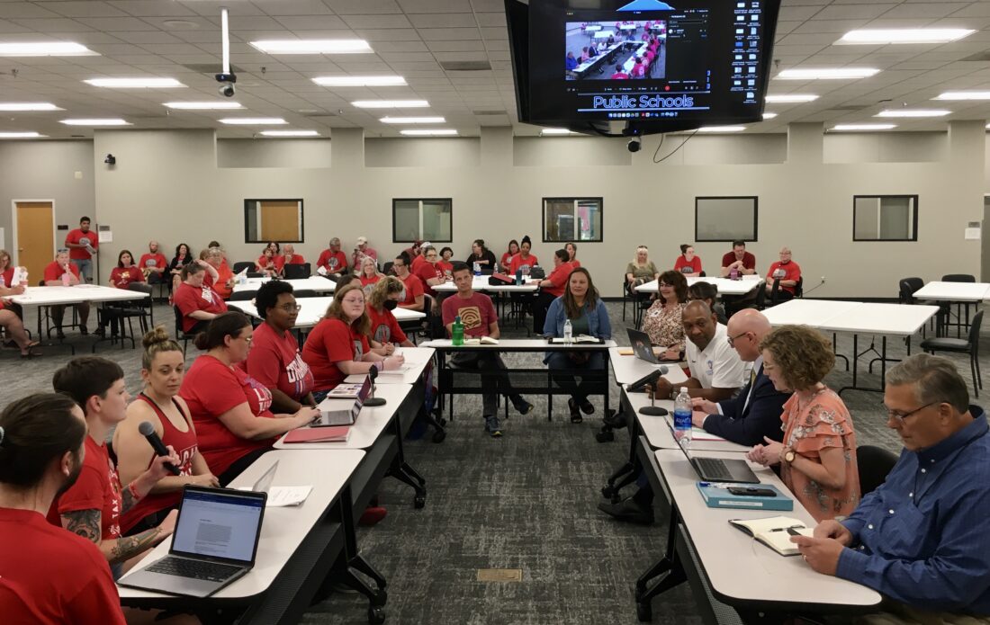 Lawrence school district proposes $2.58M to increase pay for paraeducators, food service workers, custodians, other staff | News, Sports, Jobs - Lawrence Journal-World: news, information, headlines and events in Lawrence, Kansas - Vimarsana News
