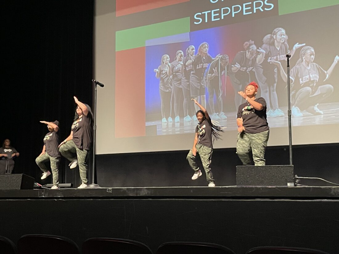 Lawrence school district holds back-to-school rally, emphasizing Character Strong curriculum and honoring teachers | News, Sports, Jobs - Lawrence Journal-World: news, information, headlines and events in Lawrence, Kansas - Vimarsana News