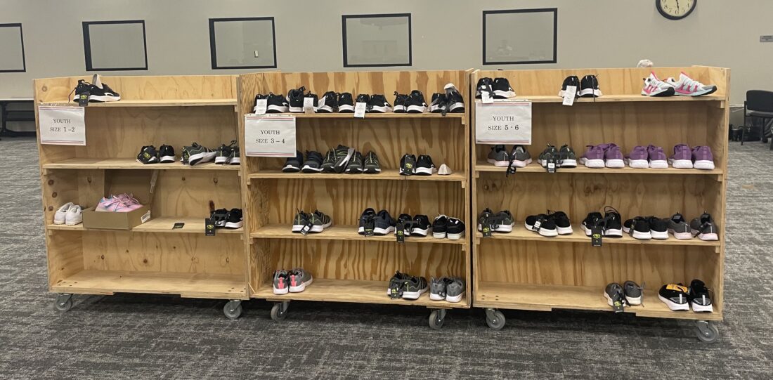 More than 100 kids from low-income families get free shoes through Lawrence school district giveaway | News, Sports, Jobs - Lawrence Journal-World: news, information, headlines and events in Lawrence, Kansas - Vimarsana News