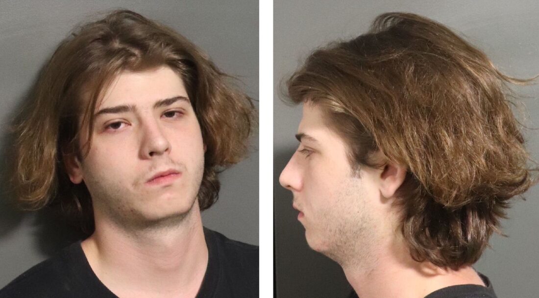 One of 5 people accused of attacking off-duty Lawrence police officer in 2022 pleads guilty to 2 felonies | News, Sports, Jobs - Lawrence Journal-World: news, information, headlines and events in Lawrence, Kansas - Vimarsana News