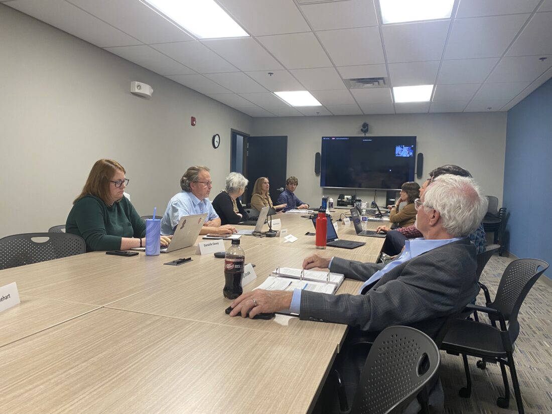 Committee crafting Lawrence's land development rules wants more public input on parking space requirements | News, Sports, Jobs - Lawrence Journal-World: news, information, headlines and events in Lawrence, Kansas - Vimarsana News