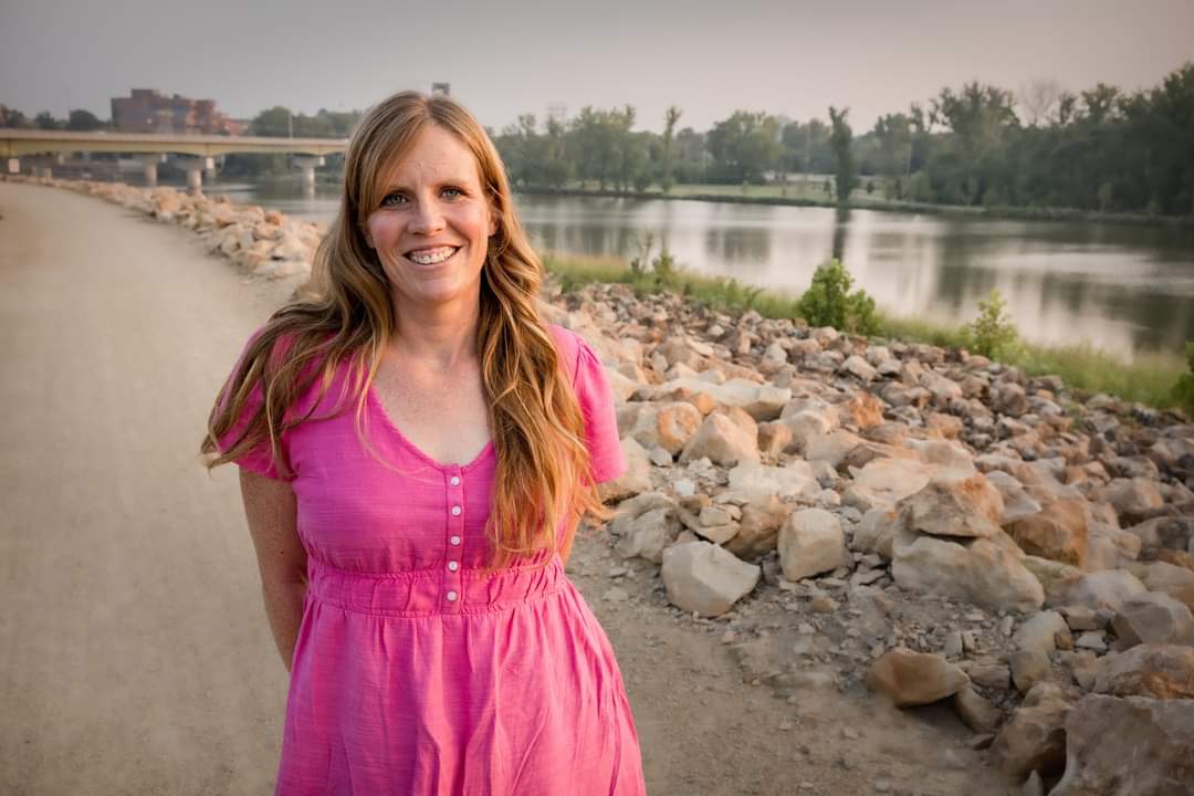 Sheriff's office confirms that Lawrence woman killed by train was local advocate and reporter; suicide and foul play ruled out | News, Sports, Jobs - Lawrence Journal-World: news, information, headlines and events in Lawrence, Kansas - Vimarsana News