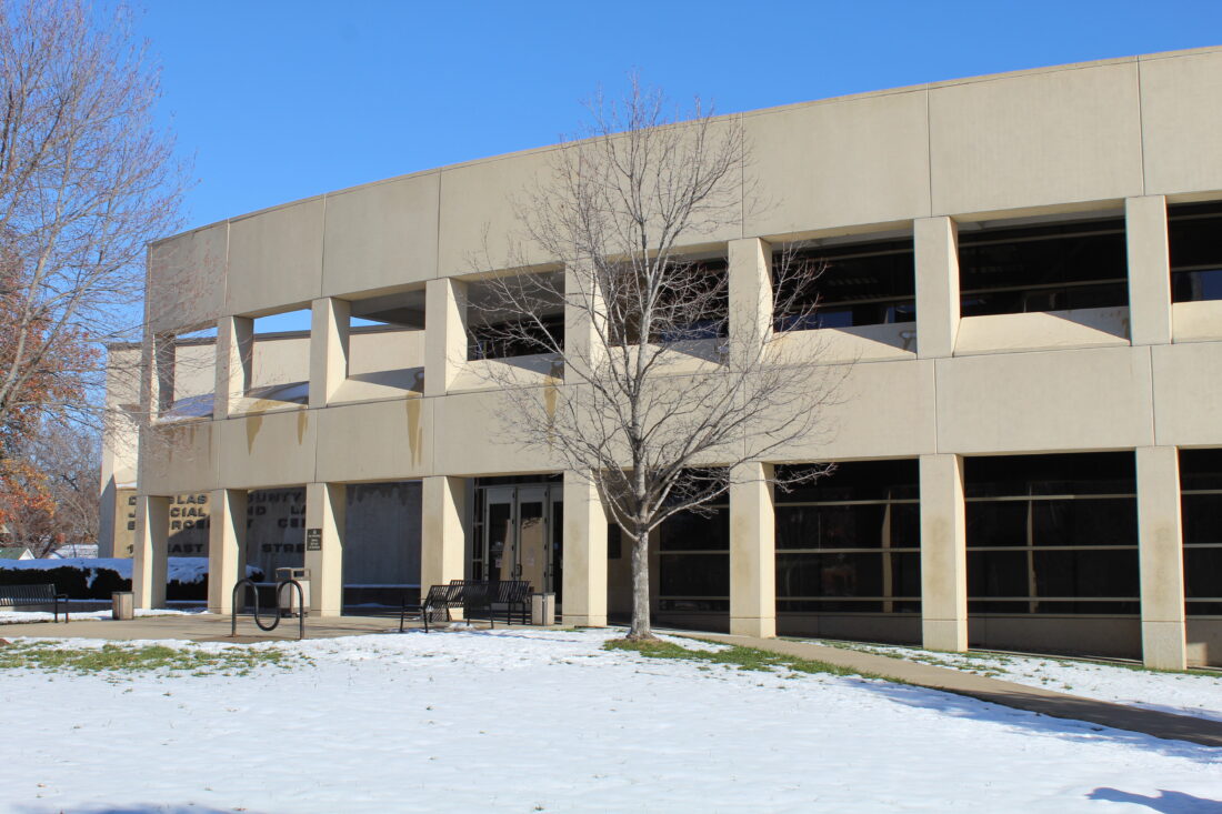 Sole remaining defendant who hasn't entered a plea in attack on off-duty Lawrence police officer is ordered to stand trial for attempted murder | News, Sports, Jobs - Lawrence Journal-World: news, information, headlines and events in Lawrence, Kansas - Vimarsana News
