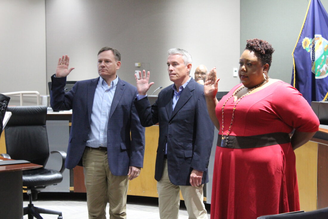 Newly elected members of Lawrence City Commission sworn into office, Littlejohn elected mayor | News, Sports, Jobs - Lawrence Journal-World: news, information, headlines and events in Lawrence, Kansas - Vimarsana News
