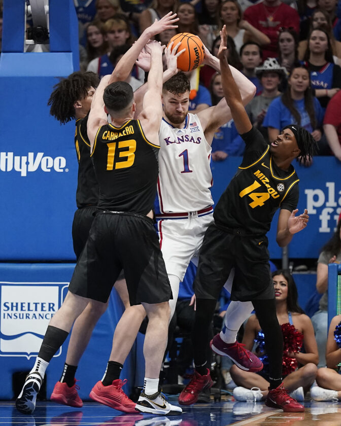 Henry in the Huddle | With transfer haul, KU ensures it will leave spacing issues in the past | News, Sports, Jobs - Lawrence Journal-World: news, information, headlines and events in Lawrence, Kansas - Vimarsana News