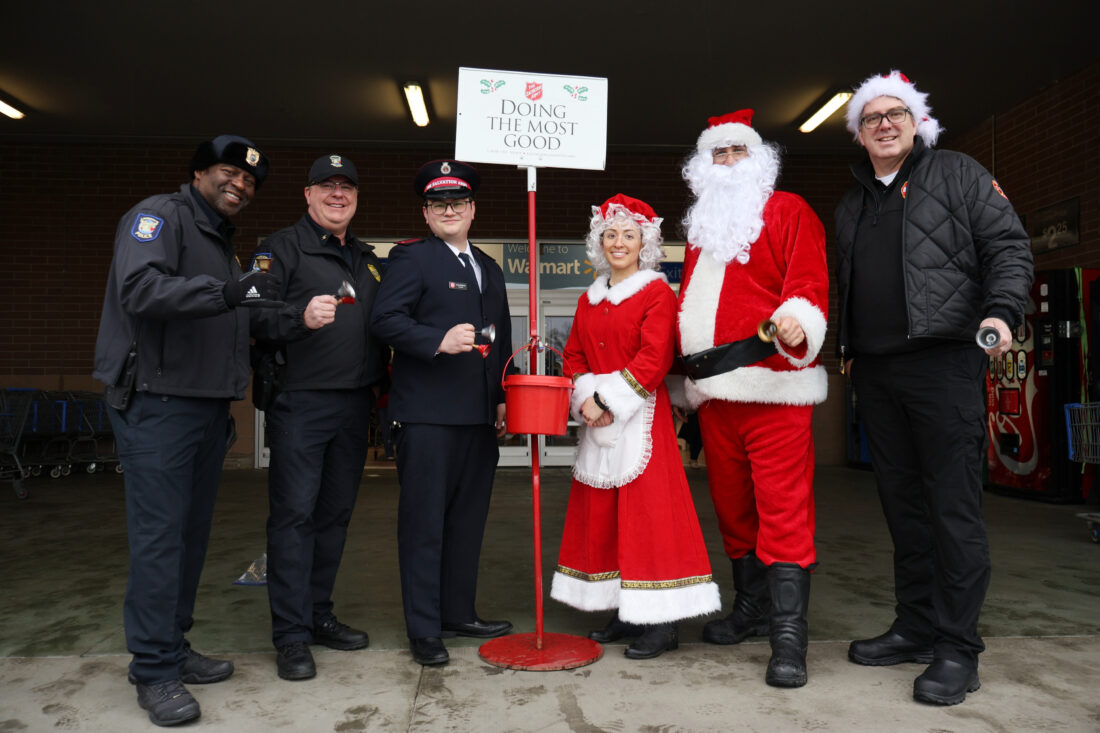 Lawrence police chief and fire chief face off, with bells, to gather the most donations for Salvation Army | News, Sports, Jobs - Lawrence Journal-World: news, information, headlines and events in Lawrence, Kansas - Vimarsana News