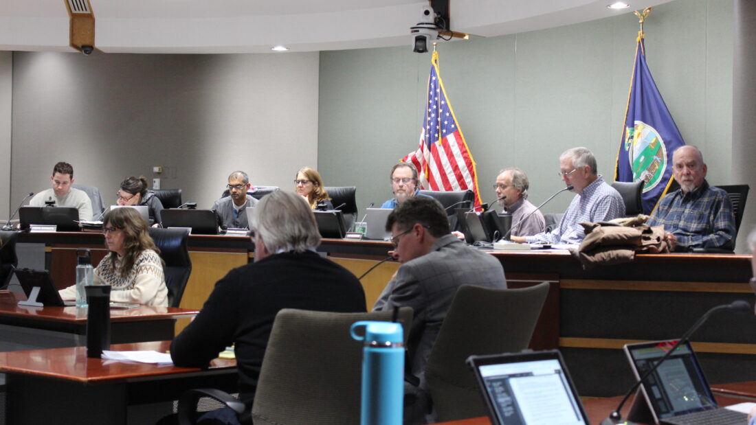 After hours of deliberation, Planning Commission approves revised wind project rules with increased setbacks | News, Sports, Jobs - Lawrence Journal-World: news, information, headlines and events in Lawrence, Kansas - Vimarsana News
