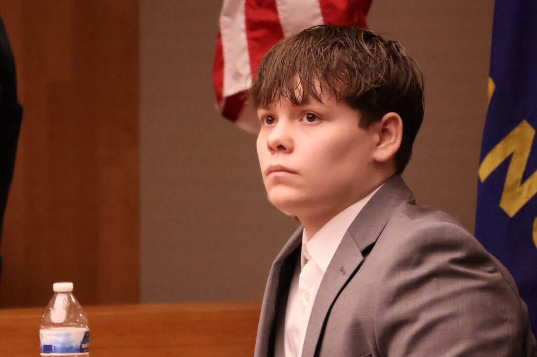 Prosecution casts doubt on statements by witness who says she saw fatal shooting; teen murder defendant declines to testify | News, Sports, Jobs - Lawrence Journal-World: news, information, headlines and events in Lawrence, Kansas - Vimarsana News