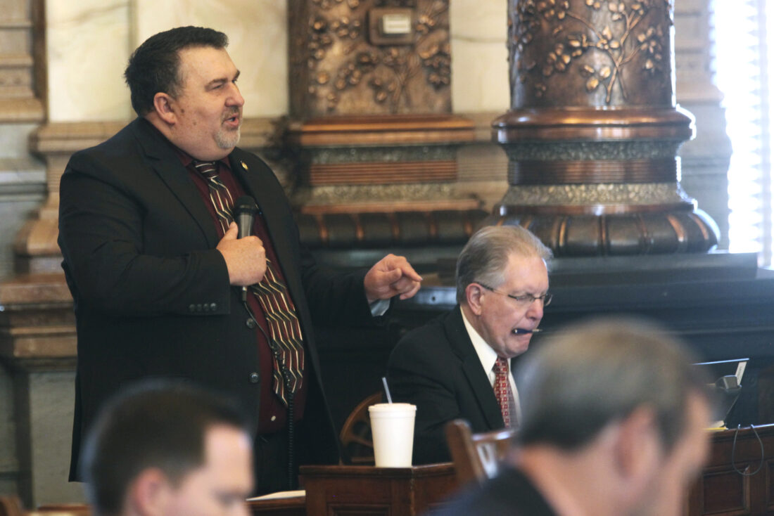 Kansas lawmakers pass roughly $19B spending bill; some criticize their own pay raises for next year | News, Sports, Jobs - Lawrence Journal-World: news, information, headlines and events in Lawrence, Kansas - Vimarsana News