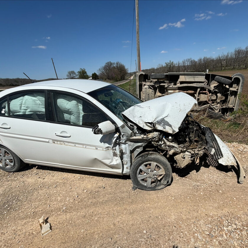 Car strikes mail truck north of Lawrence; mail carrier injured | News, Sports, Jobs - Lawrence Journal-World: news, information, headlines and events in Lawrence, Kansas - Vimarsana News