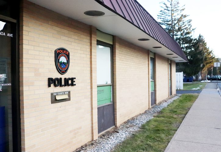 JS man attacks police station, busts windows | News, Sports, Jobs - Vimarsana News
