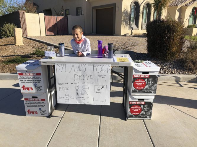 Arizona third-grader holds food drives to help in pandemic | News, Sports, Jobs - Vimarsana News