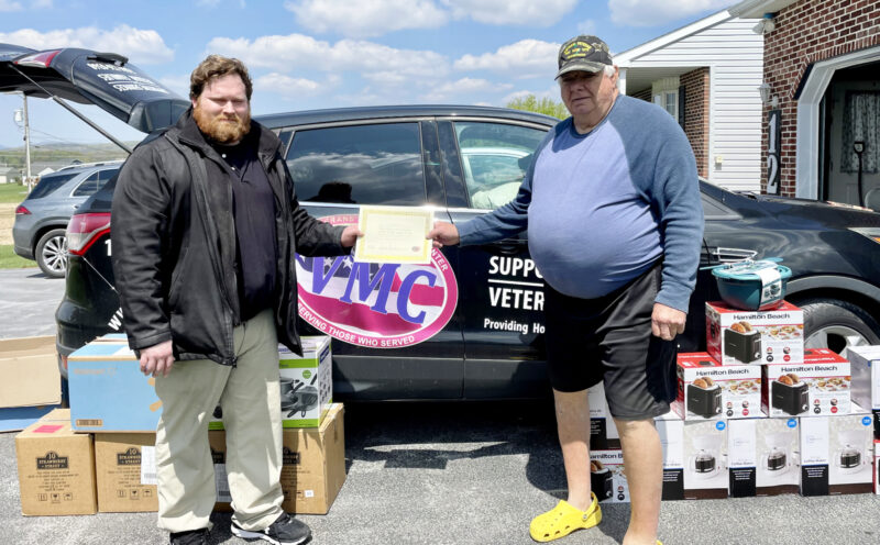 Bellefonte Elks purchase welcome kits for veterans | News, Sports, Jobs - Vimarsana News