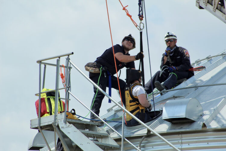 Better Prepared: Clinton County first responders take part in grain bin rescue training | News, Sports, Jobs - Vimarsana News