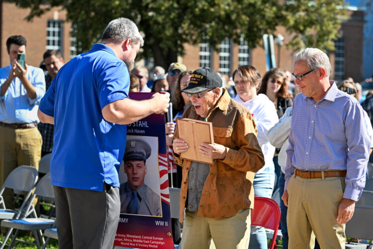 Hometown Hero Banner program honors WWII vet, over 100 others | News, Sports, Jobs - Vimarsana News