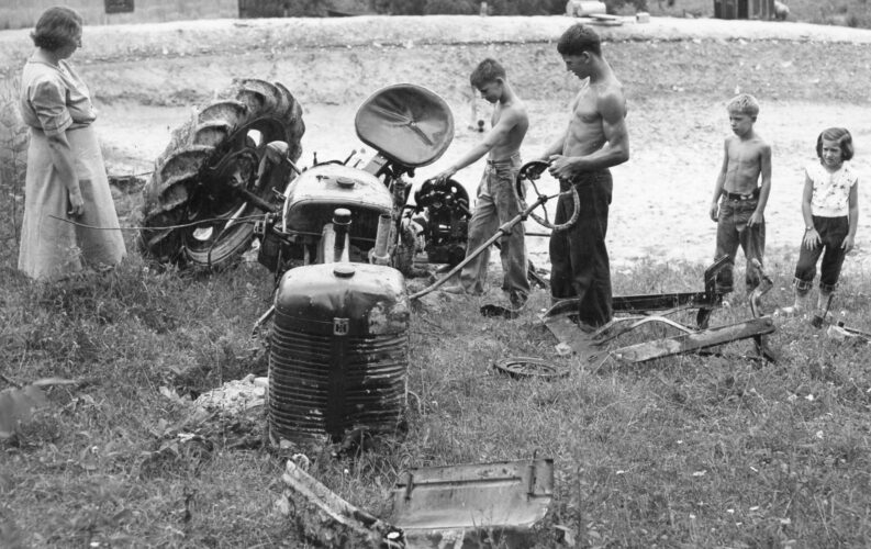 Old Photo Album: Beck family tractor | News, Sports, Jobs - Vimarsana News