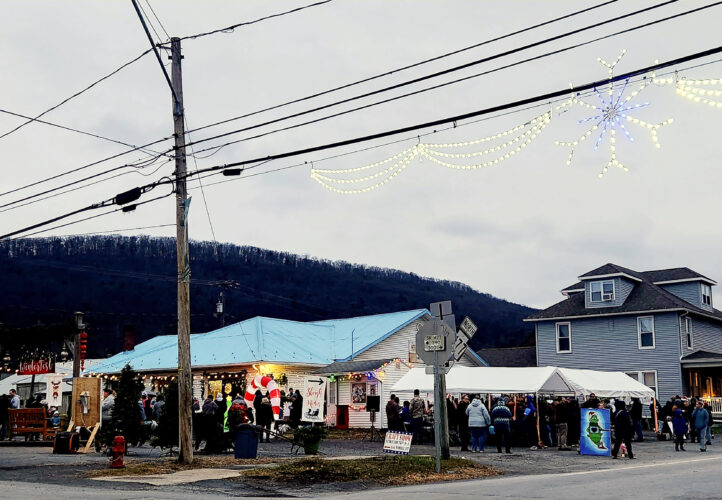 Second annual event brings chilly cheer to Loganton | News, Sports, Jobs - Vimarsana News