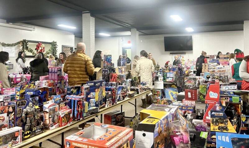 Mark the Shark Toy Drive brings Christmas to 1,000 local kids | News, Sports, Jobs - Vimarsana News