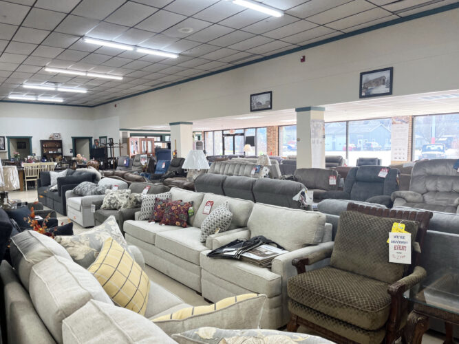 Smith furniture holds huge sales before move to new location in LH | News, Sports, Jobs - Vimarsana News
