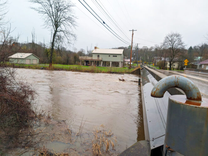 Heavy rain creates high water, flooding in region | News, Sports, Jobs - Vimarsana News
