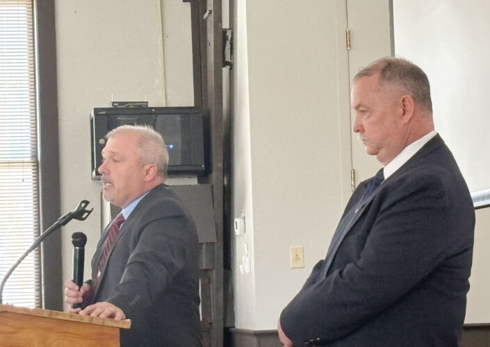 Meet the candidates: Chamber hosts Warden, Nohe at luncheon | News, Sports, Jobs - Vimarsana News