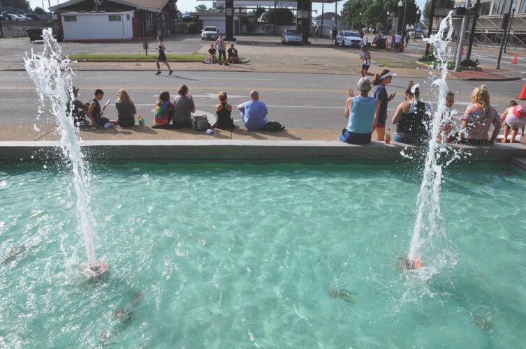 Along the race course: United Building