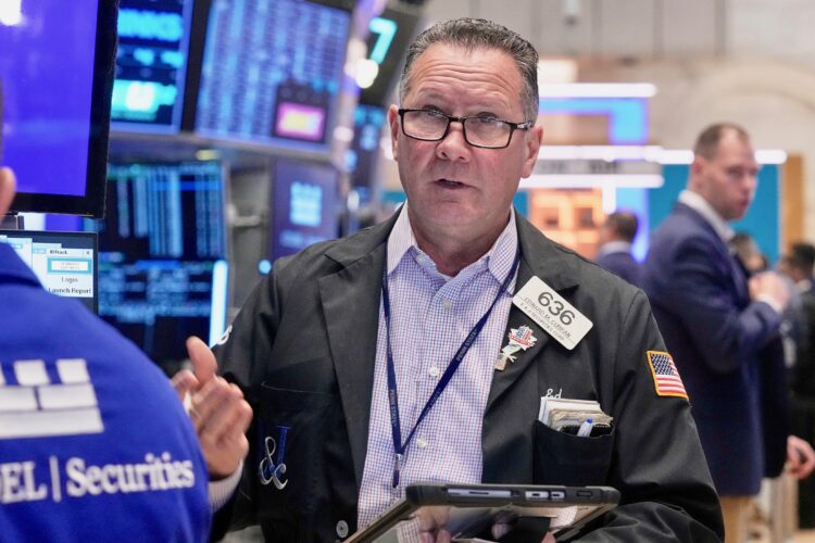 U.S. stocks rise for a fifth straight day to close out a volatile month