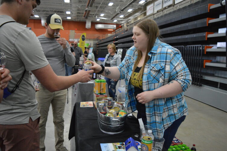 Made In Minnesota beer fest draws crowd in Marshall | News, Sports, Jobs - Vimarsana News