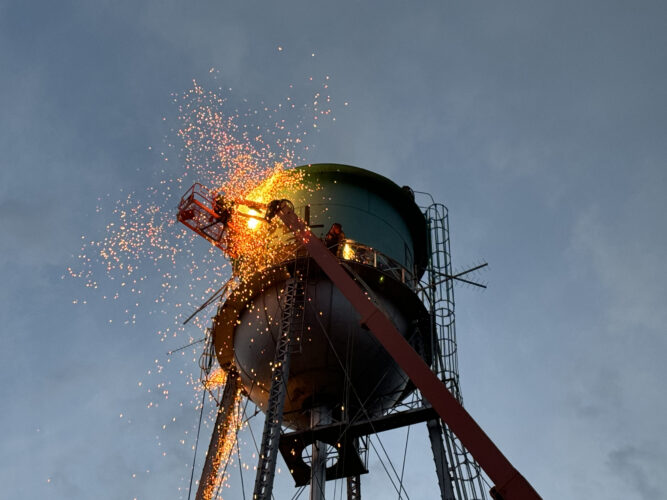 A Russell landmark goes out in sparks | News, Sports, Jobs - Vimarsana News