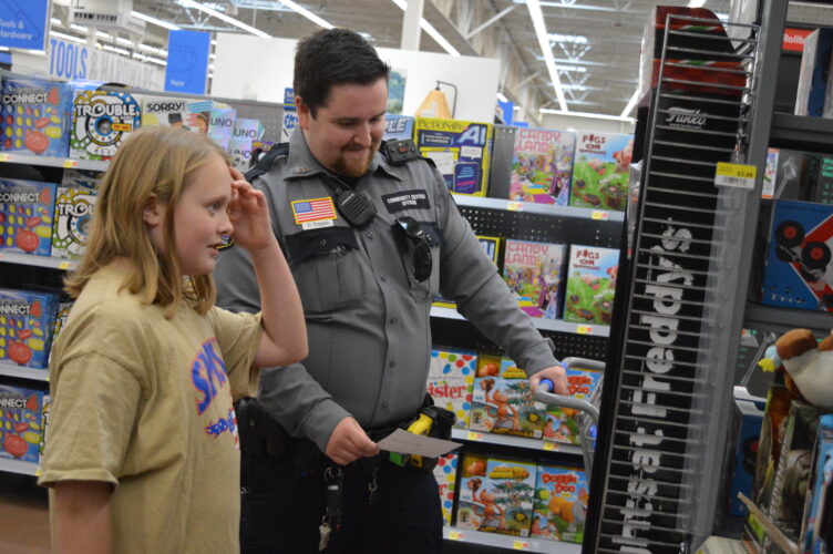 'Heroes' helping out | News, Sports, Jobs - Marshall Independent - Vimarsana News