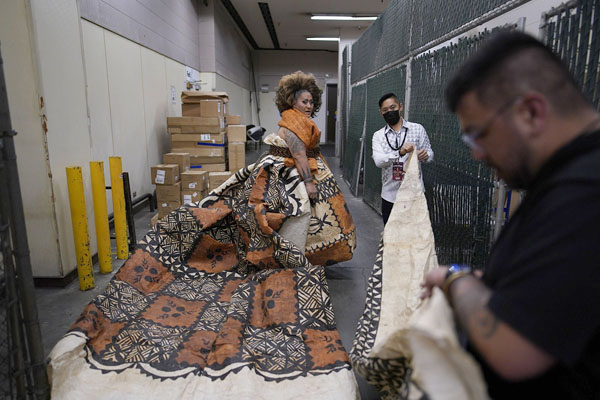 Long Heritage of Native Hawaiian gender-fluidity showcased in Las Vegas 'Mahu Magic' drag show | News, Sports, Jobs - Vimarsana News