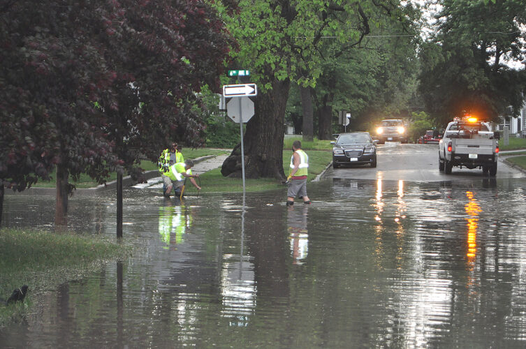 Downpour causes flooding | News, Sports, Jobs - Vimarsana News