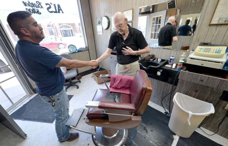 Hair-cutting era ends | News, Sports, Jobs - Vimarsana News