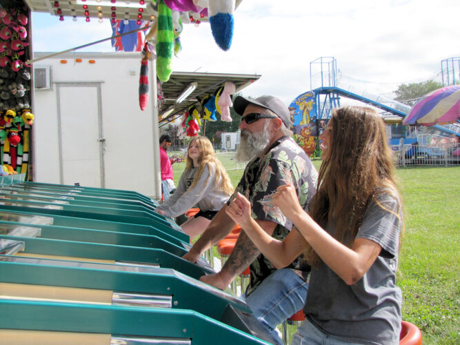 Family fun at the fair | News, Sports, Jobs - Vimarsana News