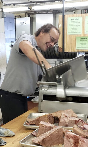 Tom Thumb Drive-In's owner seeks buyer who will continue its traditions | News, Sports, Jobs - Vimarsana News